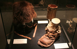 Le bonnet et les chaussures d'Otzi