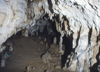 Int&eacute;rieur de la grotte de Bernifal