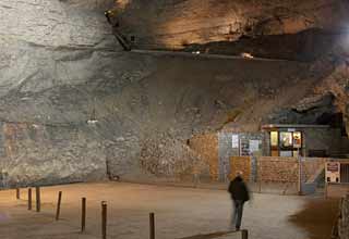 Entr&eacute;e de la Grotte du Mas d'Azil