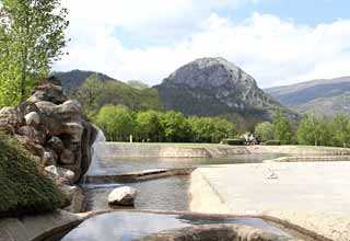 Cascades au Parc de Pr&eacute;histoire de Tarascon