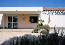 Pr&eacute;historama - entr&eacute;e du Mus&eacute;e