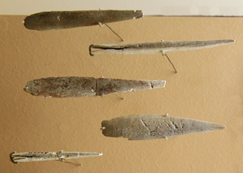 Sagaies &agrave; base fendue