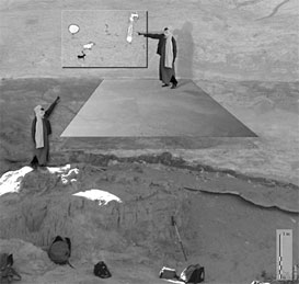 Reconstitution du sol d'orgine sur lequel les peintes du Tassili ont r&eacute;alis&eacute; les peintures