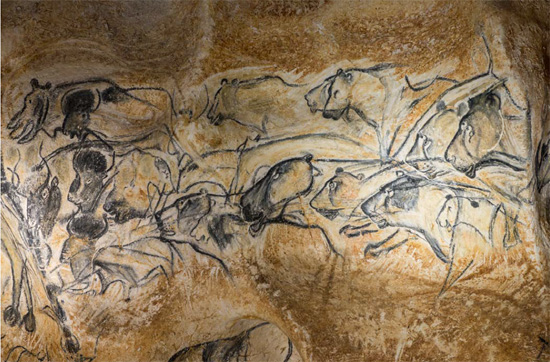 Scéne de chasse par les lionnes de la grotte Chauvet