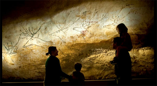 Public Expo Lascaux à Paris 