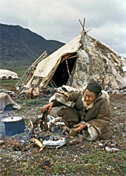 Préparation d'un repas à base de sabots de rennes - Sibérie