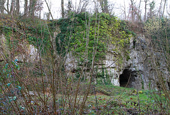 La roche à Pierrot, lieu de découverte du fossile de néandertalien Pierette