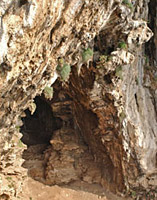 L'entrée de la grotte de Gorham (Gibraltar)