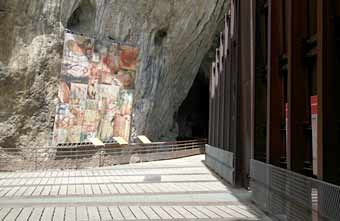 Exposition permanente devant la grotte de Niaux