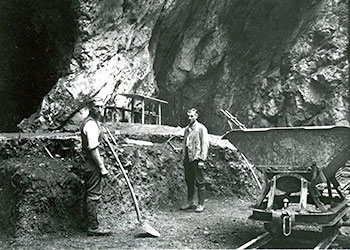 Les fouilles dans la grotte de Hohlenstein Stadel