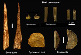 Outils et artefacts uluzziens de la Grotta del Cavallo