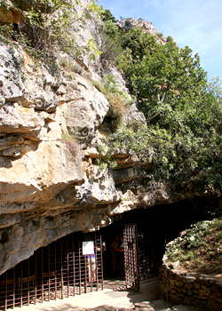 Entrée Grotte de Néron