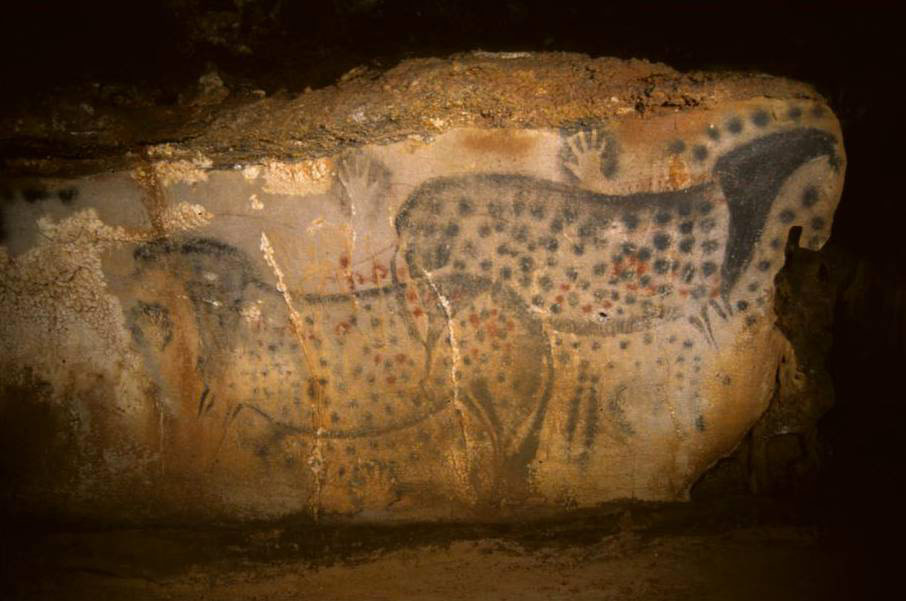 Chevaux de la grotte du Pech Merle : réalistes et non symboliques ?