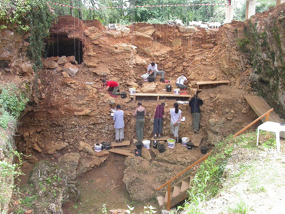 Pradelles en cours de fouilles