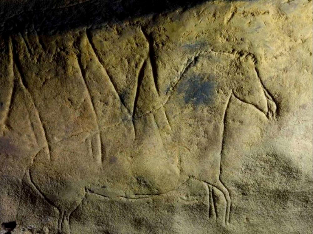 Une nouvelle grotte ornée de gravures en Espagne