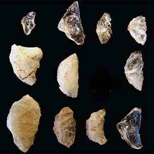 Des pointes de flèches datées entre - 60 000 et - 70 000 ans - Hominides