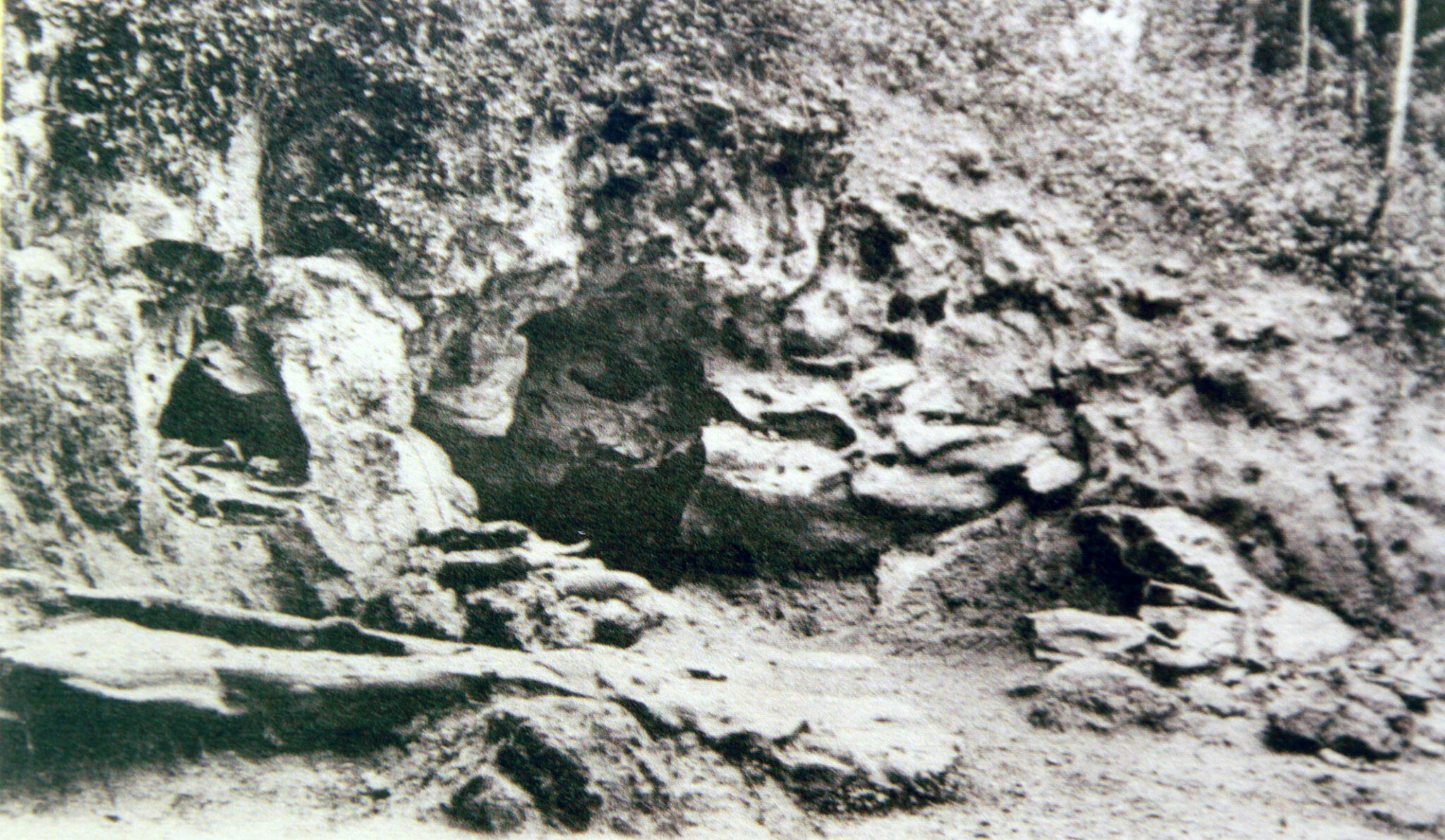 Des gravures de 75 000 ans attribuées à Néandertal à la RocheCotard