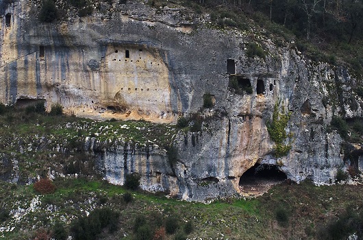 La grotte des Eyzies, ou grotte Richard, et la découverte de la Préhistoire en vallée Vézère. 