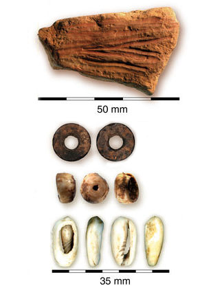 Il y a 78 000 ans, au Kenya.. perles, outils, os gravés…